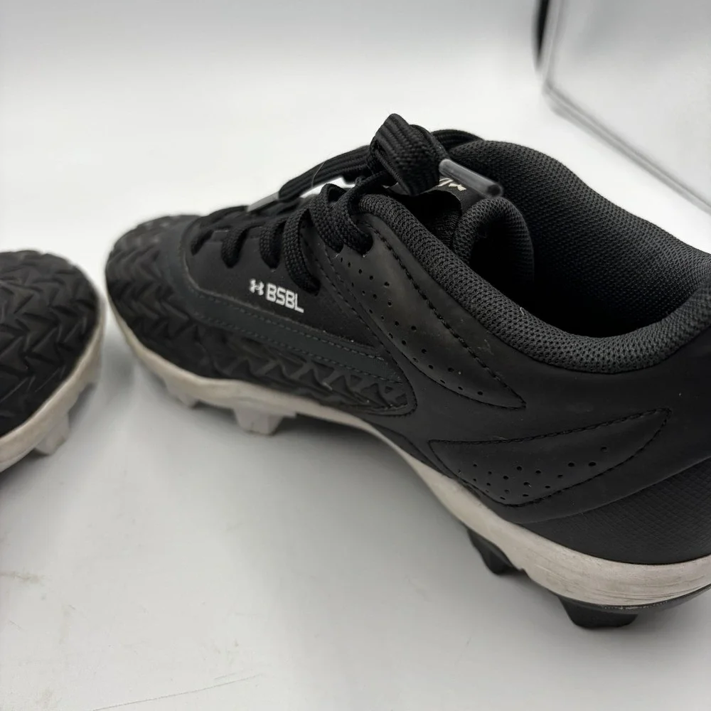 Under Armour Yard Football Turf Training Shoes Cleats Black White size 3.5 Y - Picture 7 of 10